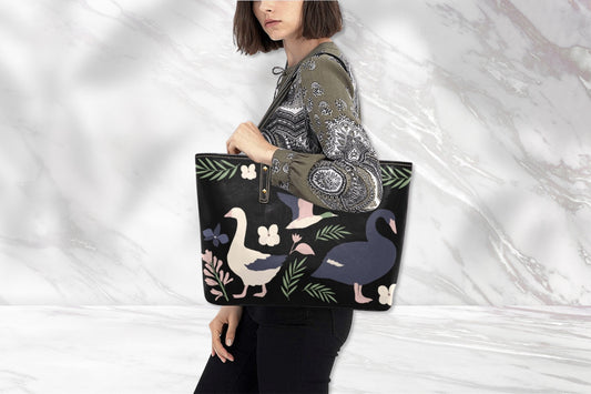 Oiseaux et Fleurs Shoulder Bag